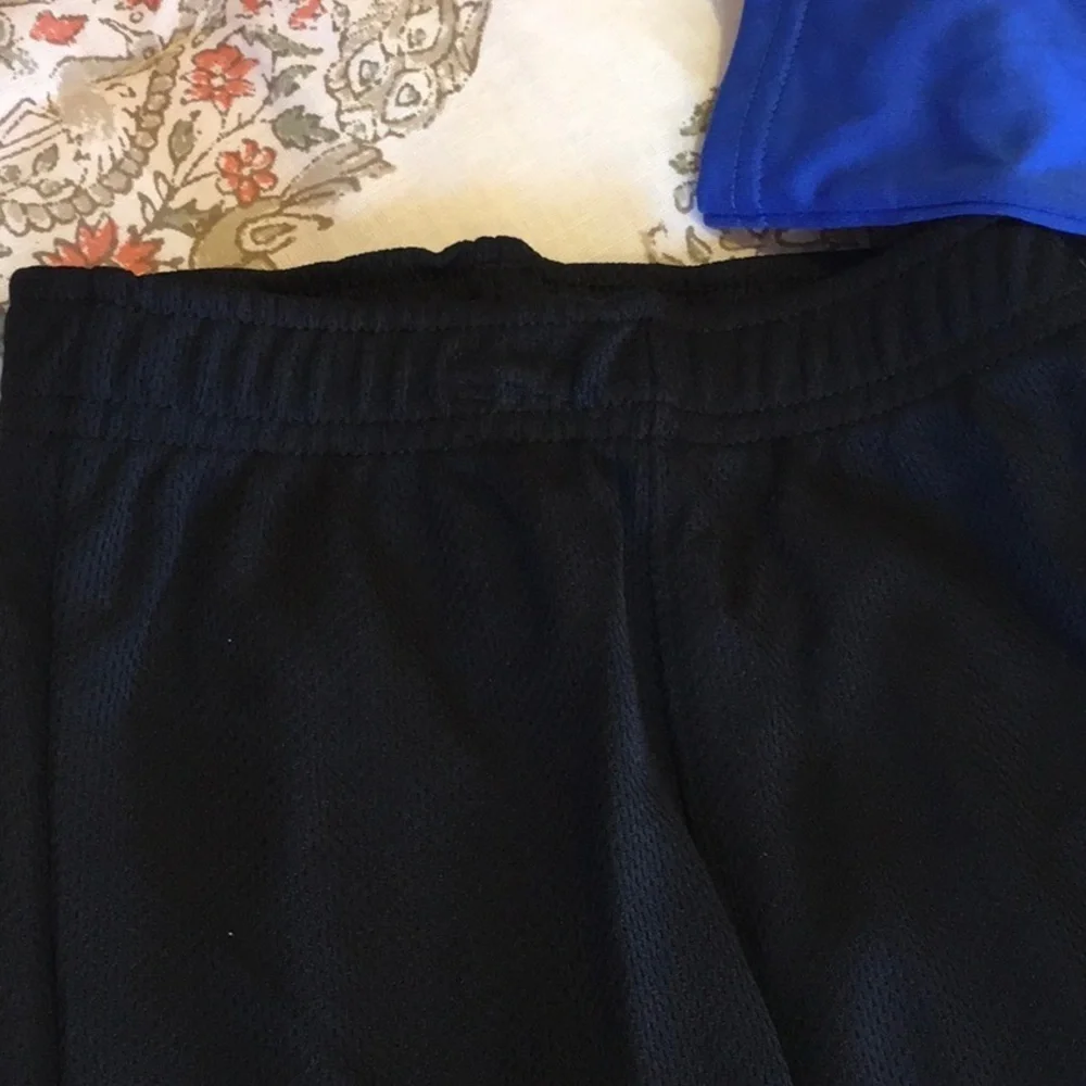 Under Armour (24 months)SET boys NWT blue and black ..